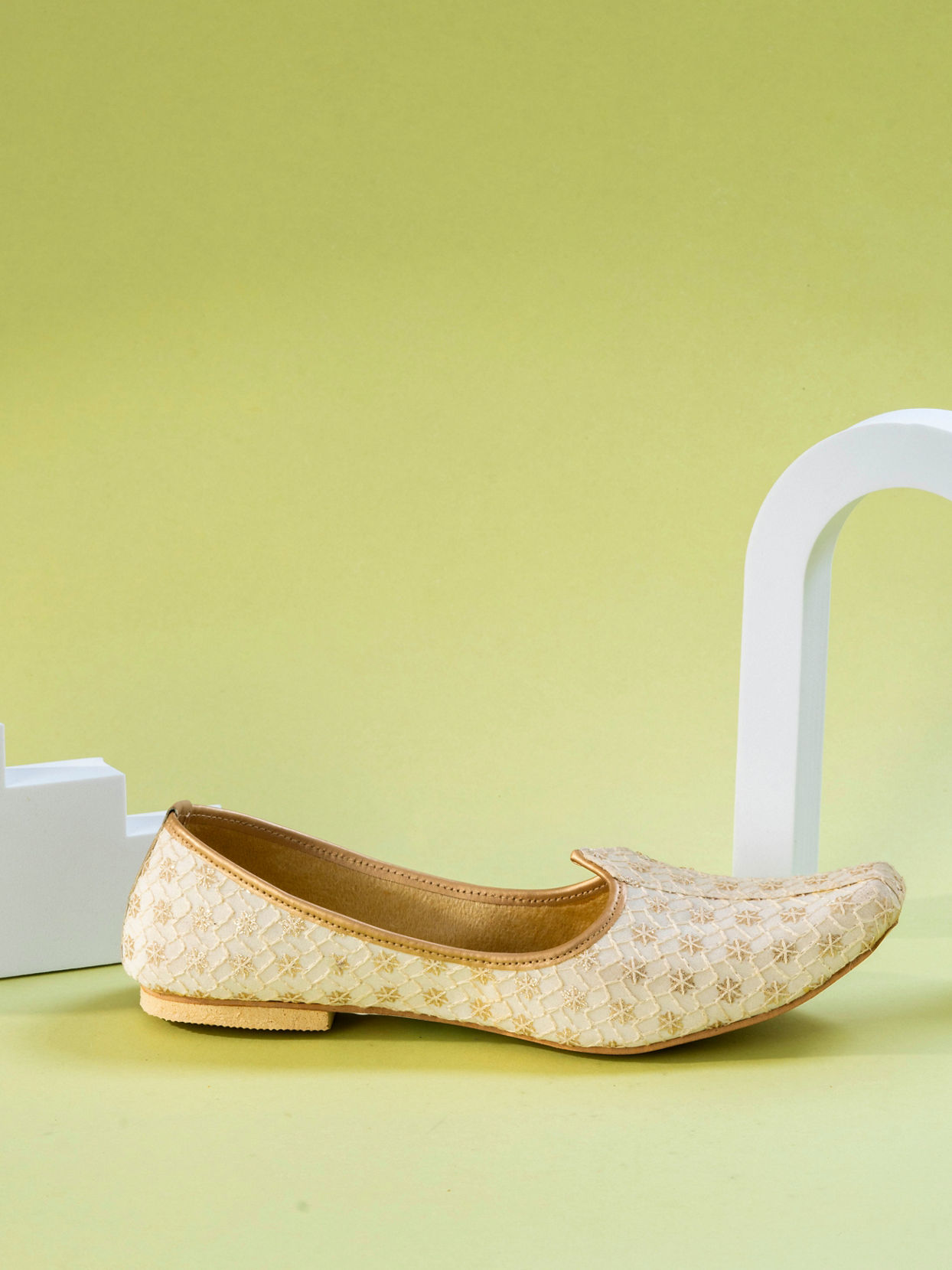 Manyavar Boys Cream Exquisite Georgette Jooti