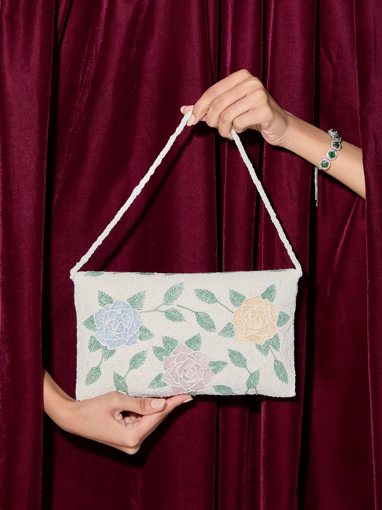 Mohey Women Cream Art Silk Envelope Bag