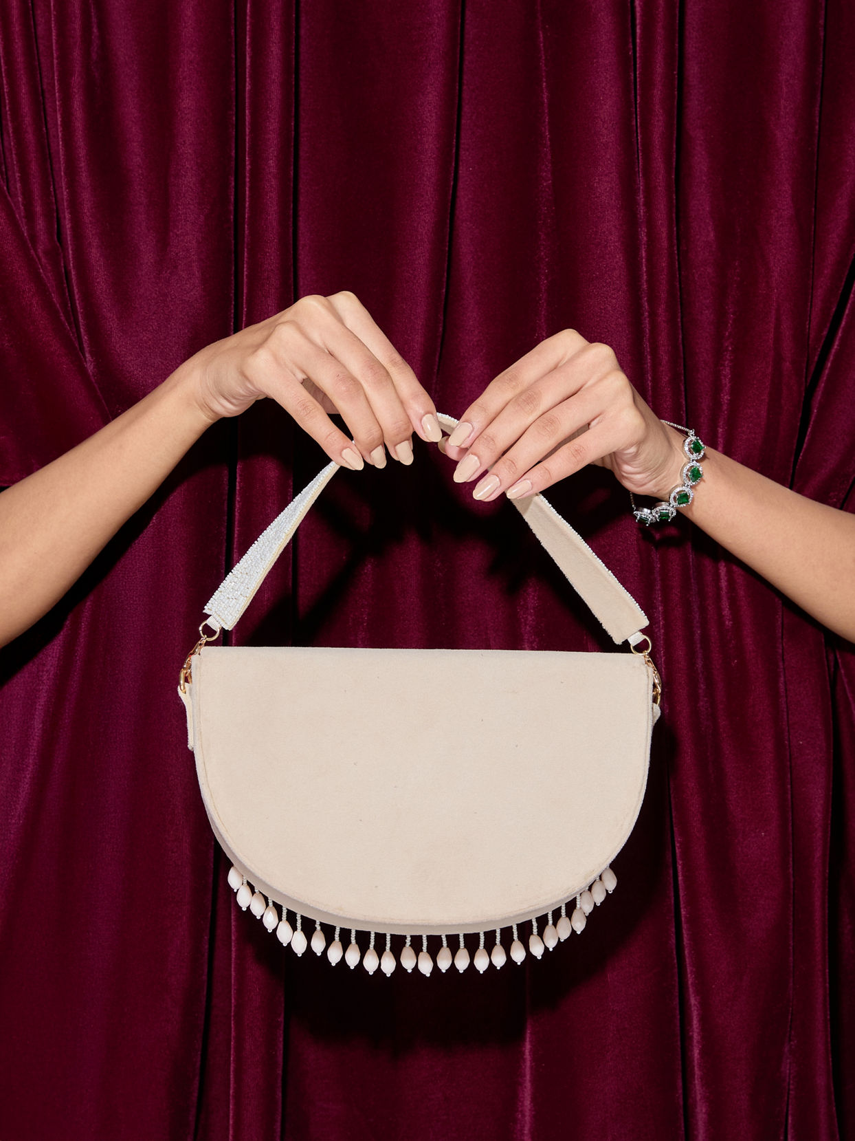 Mohey Women Elegant Cream Velvet Bag