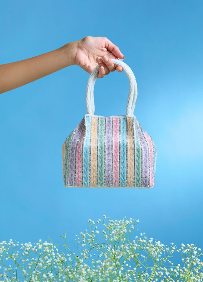 Mohey Women Cream Colored Festive Bag