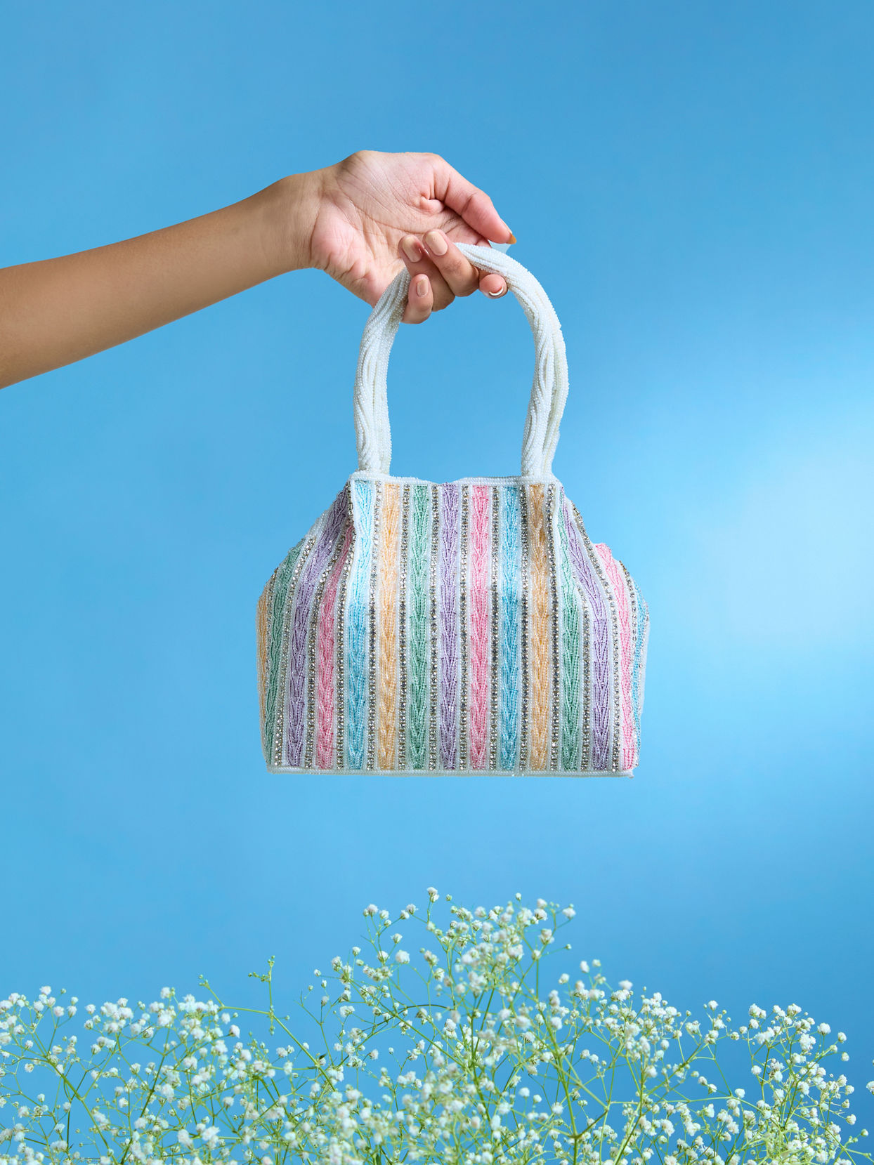 Mohey Women Cream Colored Festive Bag