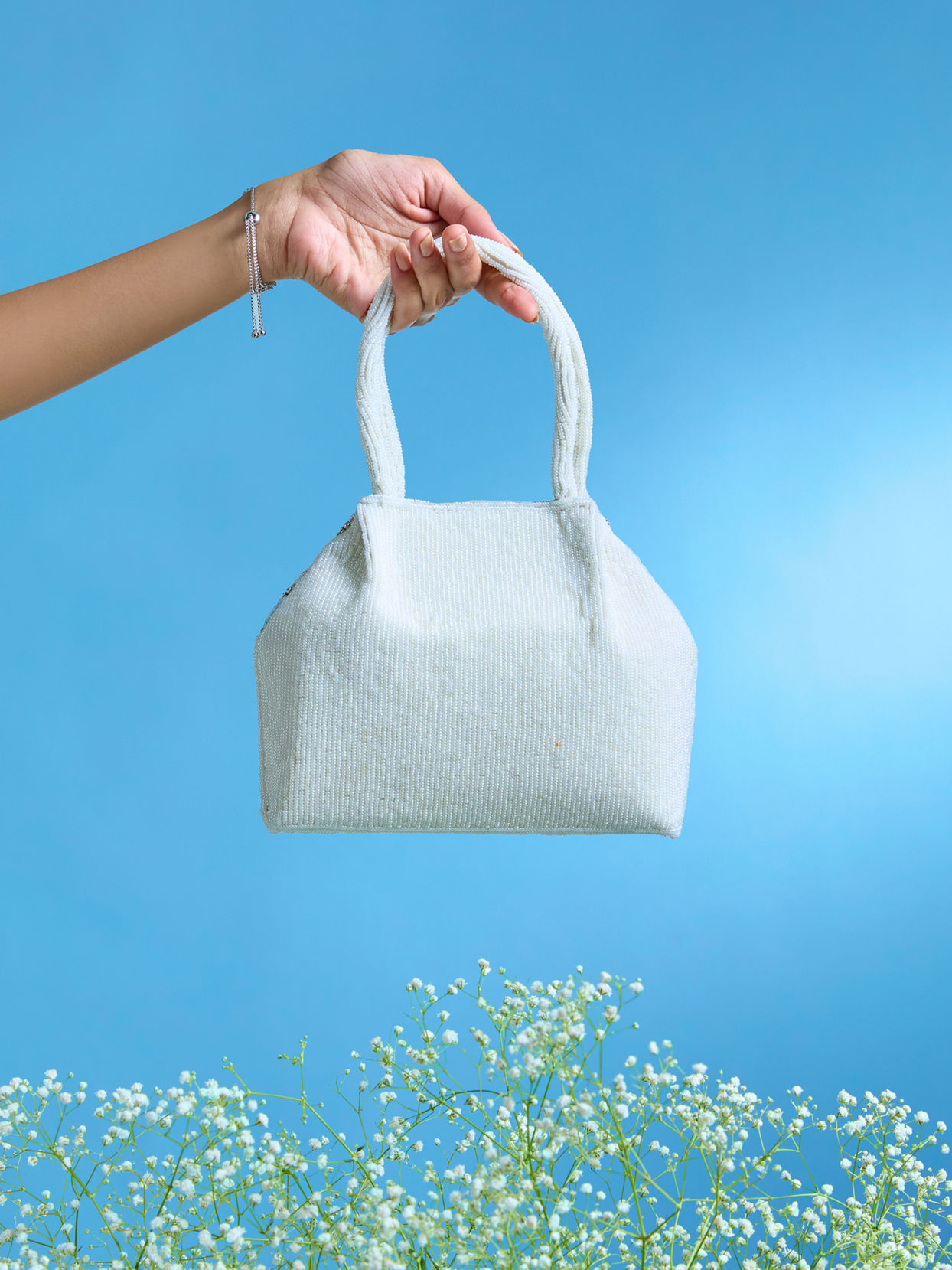 Mohey Women Cream Colored Festive Bag