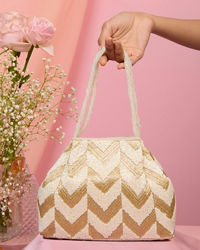 Mohey Women Cream Elegance Bag