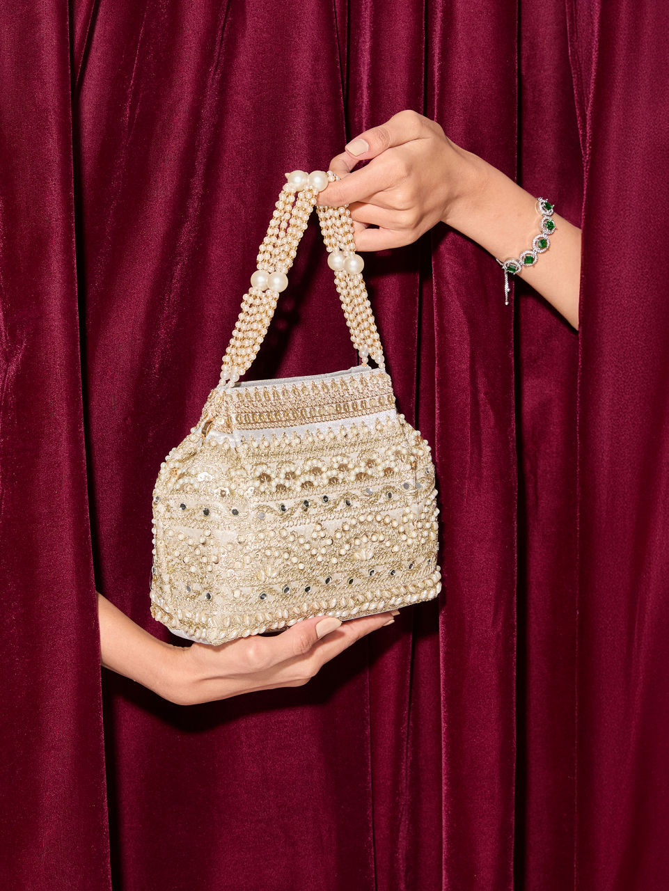 Mohey Women Elegant Grey Celebration Bag