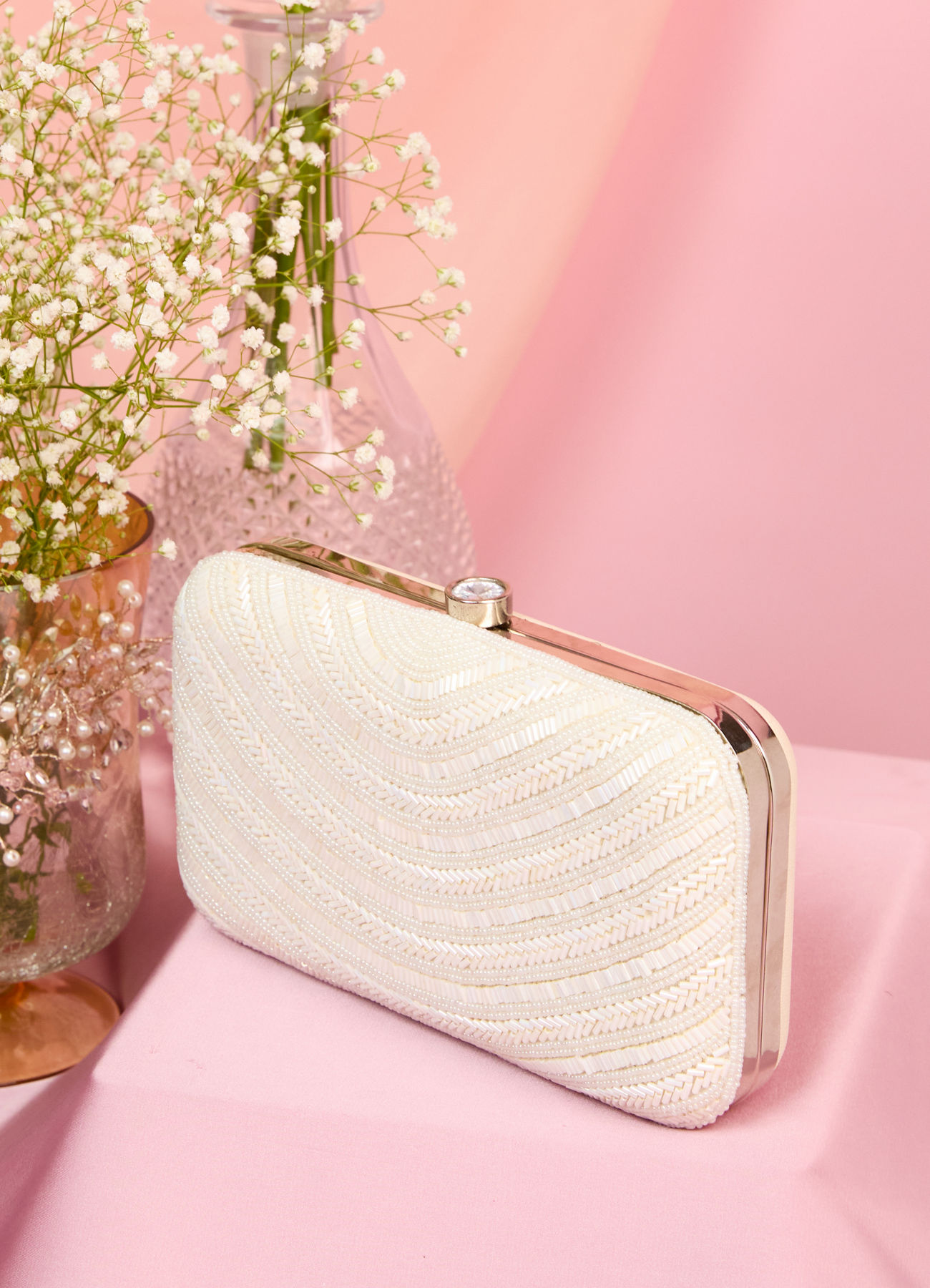 Mohey Women Lustrous White Festive Clutch Bag