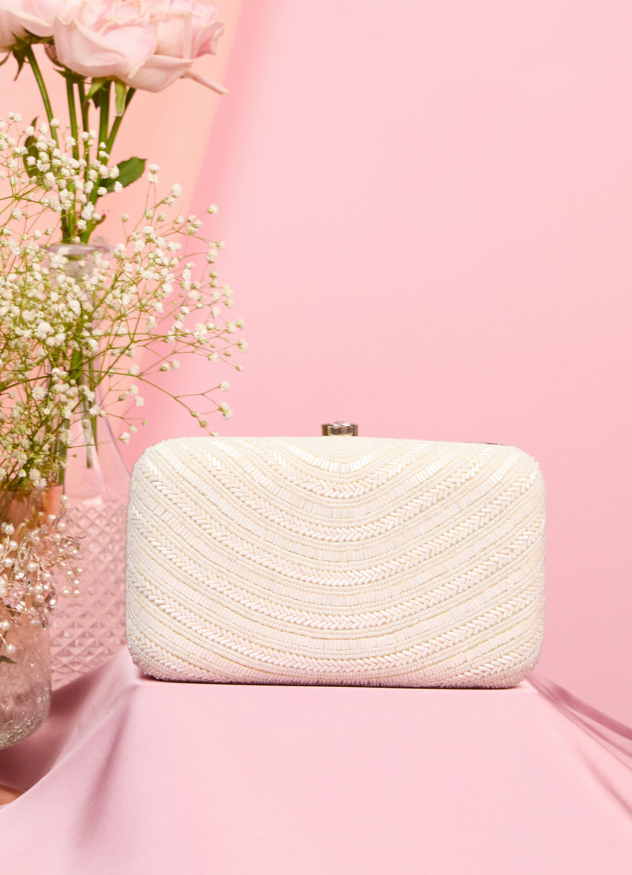 Mohey Women Lustrous White Festive Clutch Bag