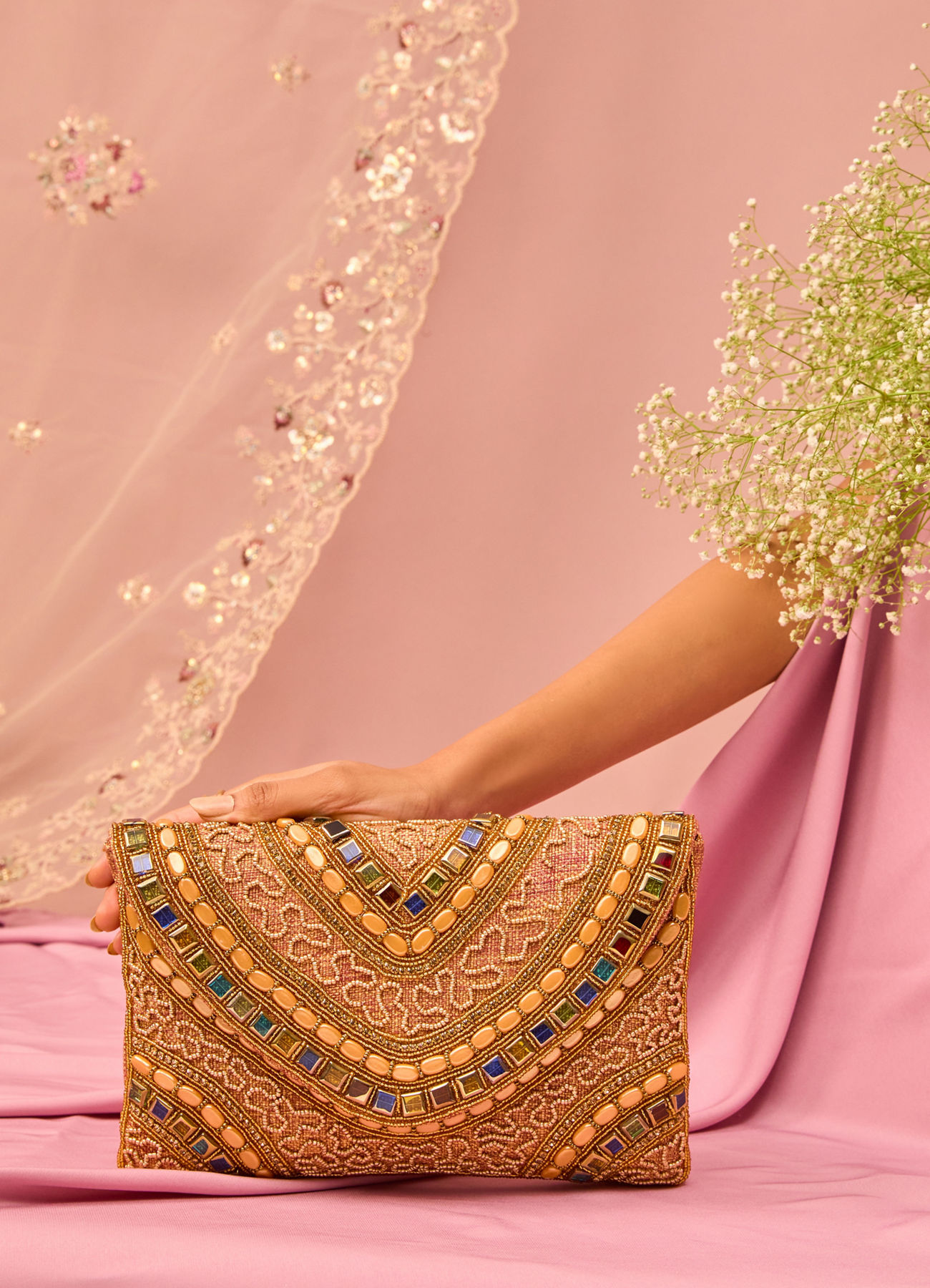 Mohey Women Gajree Pink Art Silk Envelop Bag