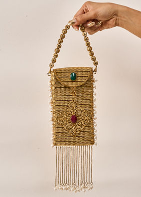 Mohey Women Gleaming Gold Pouch Bag