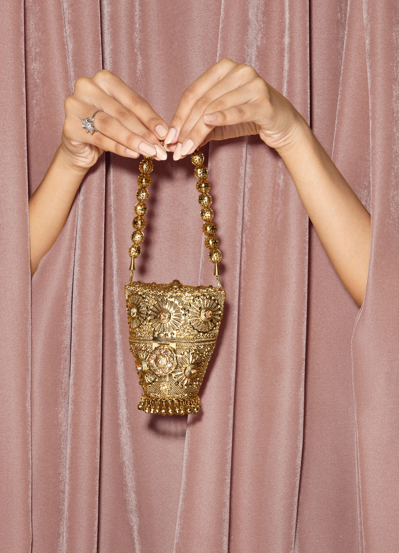 Mohey Women Gold Art Silk Mini Bag