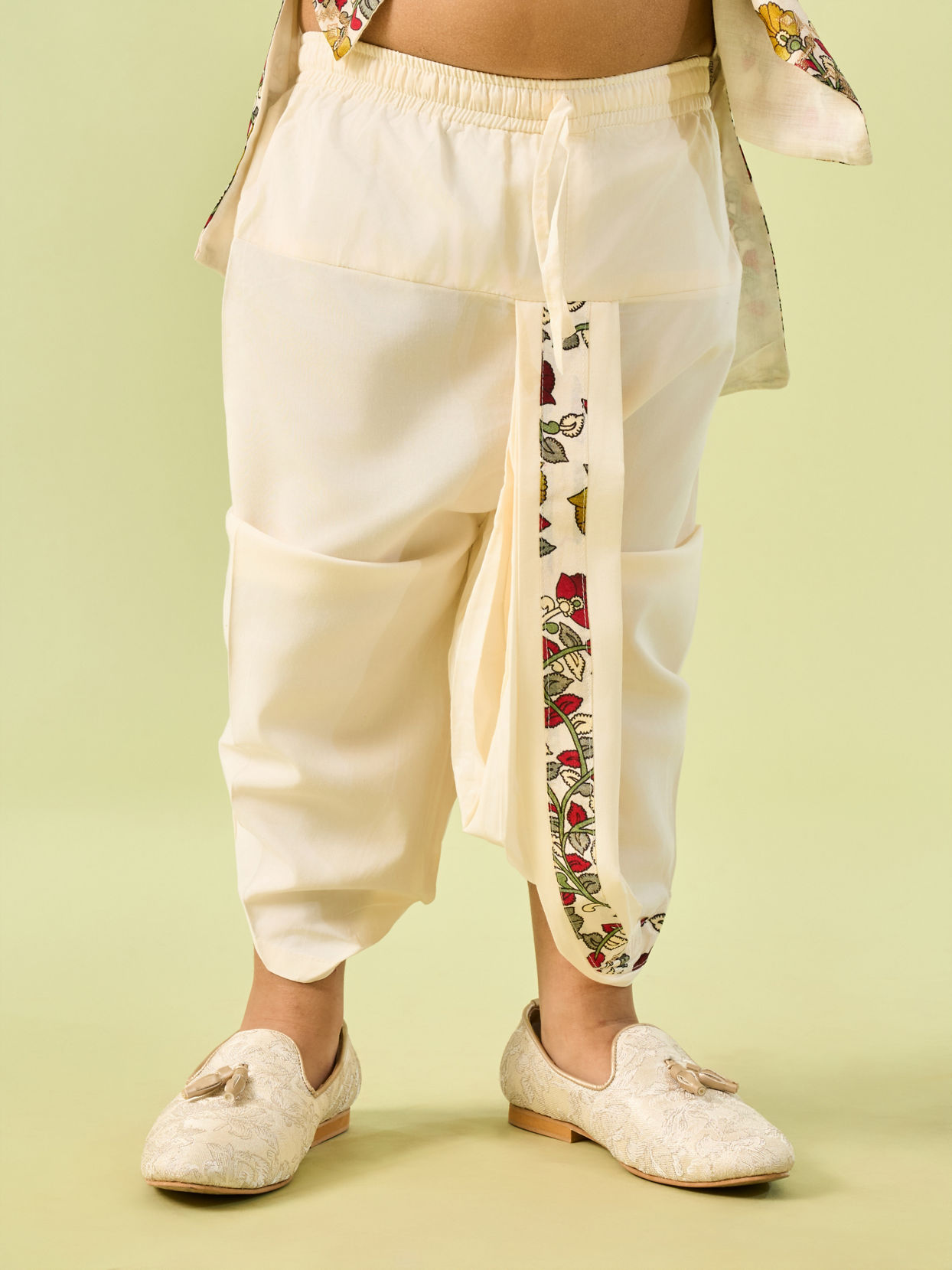 Manyavar Boys Cream Hued Kurta Pajama