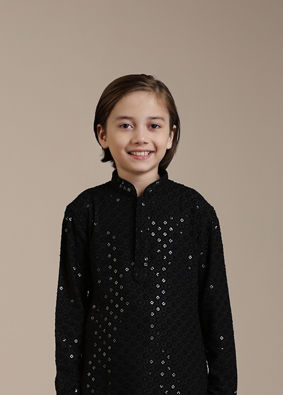 alt message - Manyavar Boys Boys Black Sequinned Chikankari Kurta Set image number 0