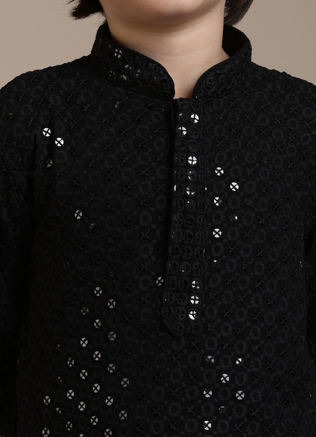 alt message - Manyavar Boys Boys Black Sequinned Chikankari Kurta Set image number 1