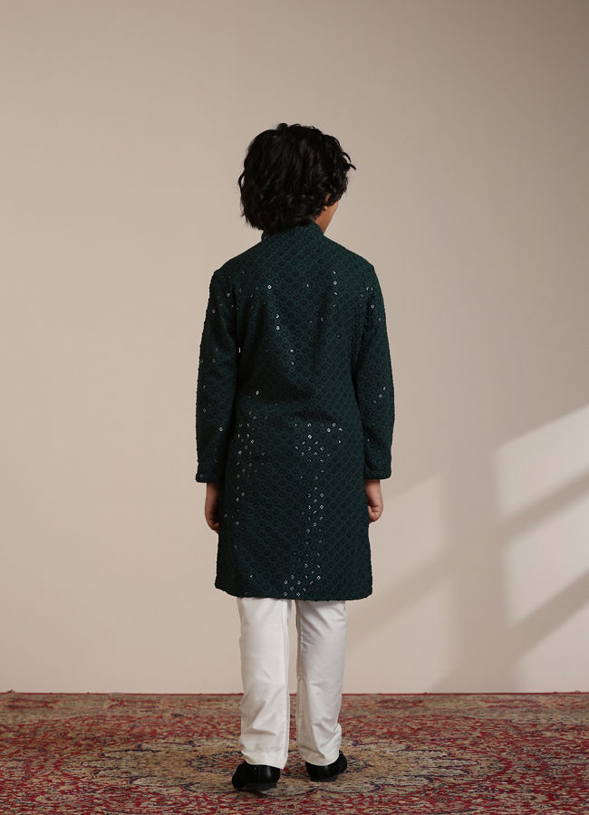 alt message - Manyavar Boys Boys Dark Green Sequinned Chikankari Kurta Set image number 5