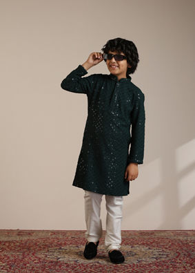 alt message - Manyavar Boys Boys Dark Green Sequinned Chikankari Kurta Set image number 2