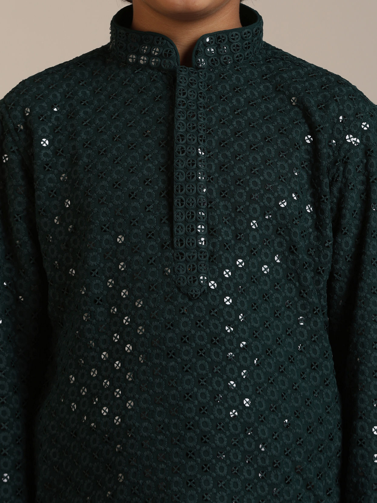 alt message - Manyavar Boys Boys Dark Green Sequinned Chikankari Kurta Set image number 1