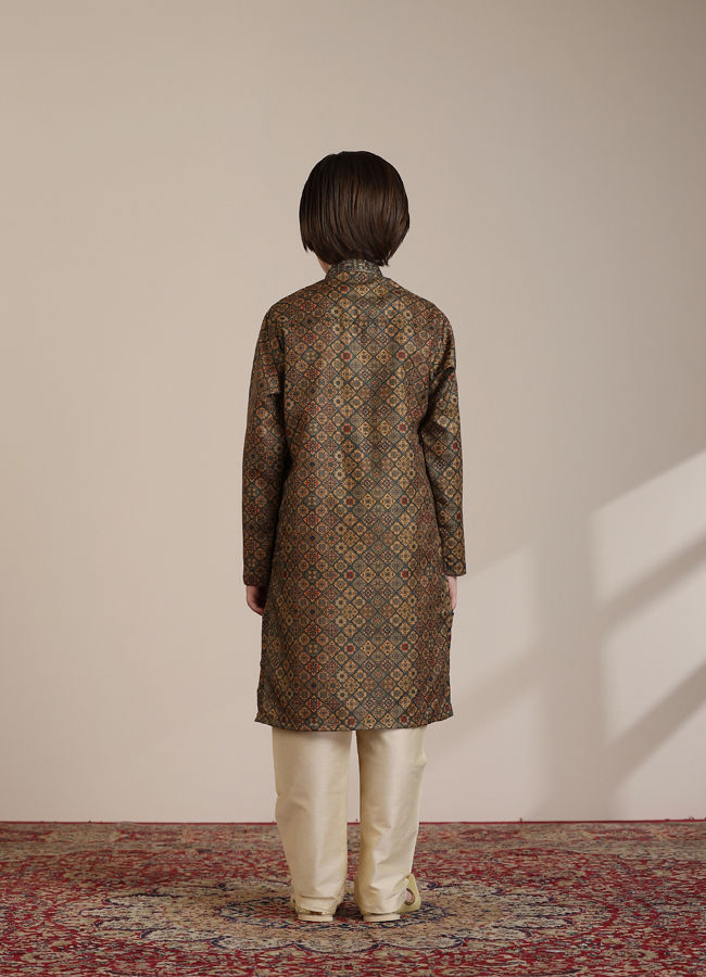 Manyavar Boys Boys Dark Green Mustard Chowkadi Motifs Kurta Set image number 5