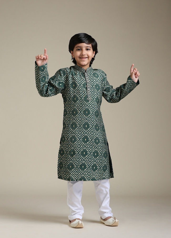 Manyavar Boys Boys Bottle Green Chowkadi Motif Printed Kurta Set