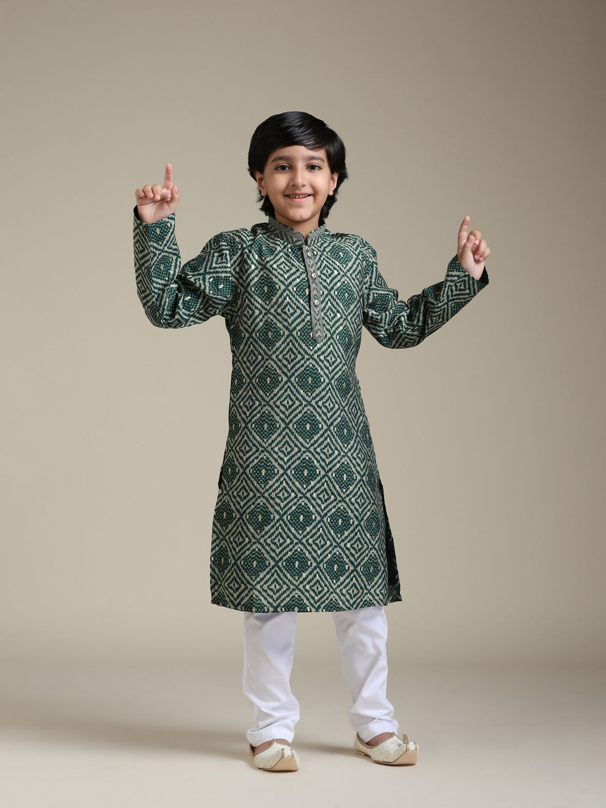 Manyavar Boys Boys Bottle Green Chowkadi Motif Printed Kurta Set