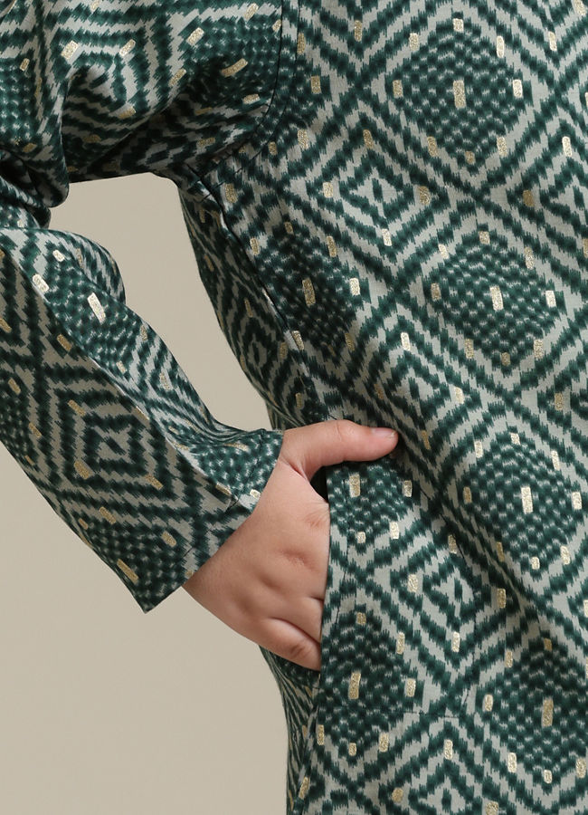 Manyavar Boys Boys Bottle Green Chowkadi Motif Printed Kurta Set