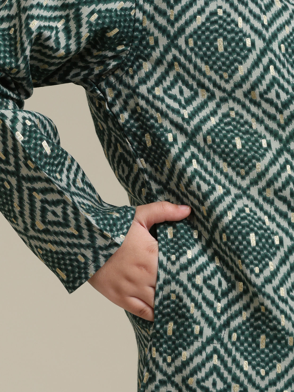 Manyavar Boys Boys Bottle Green Chowkadi Motif Printed Kurta Set