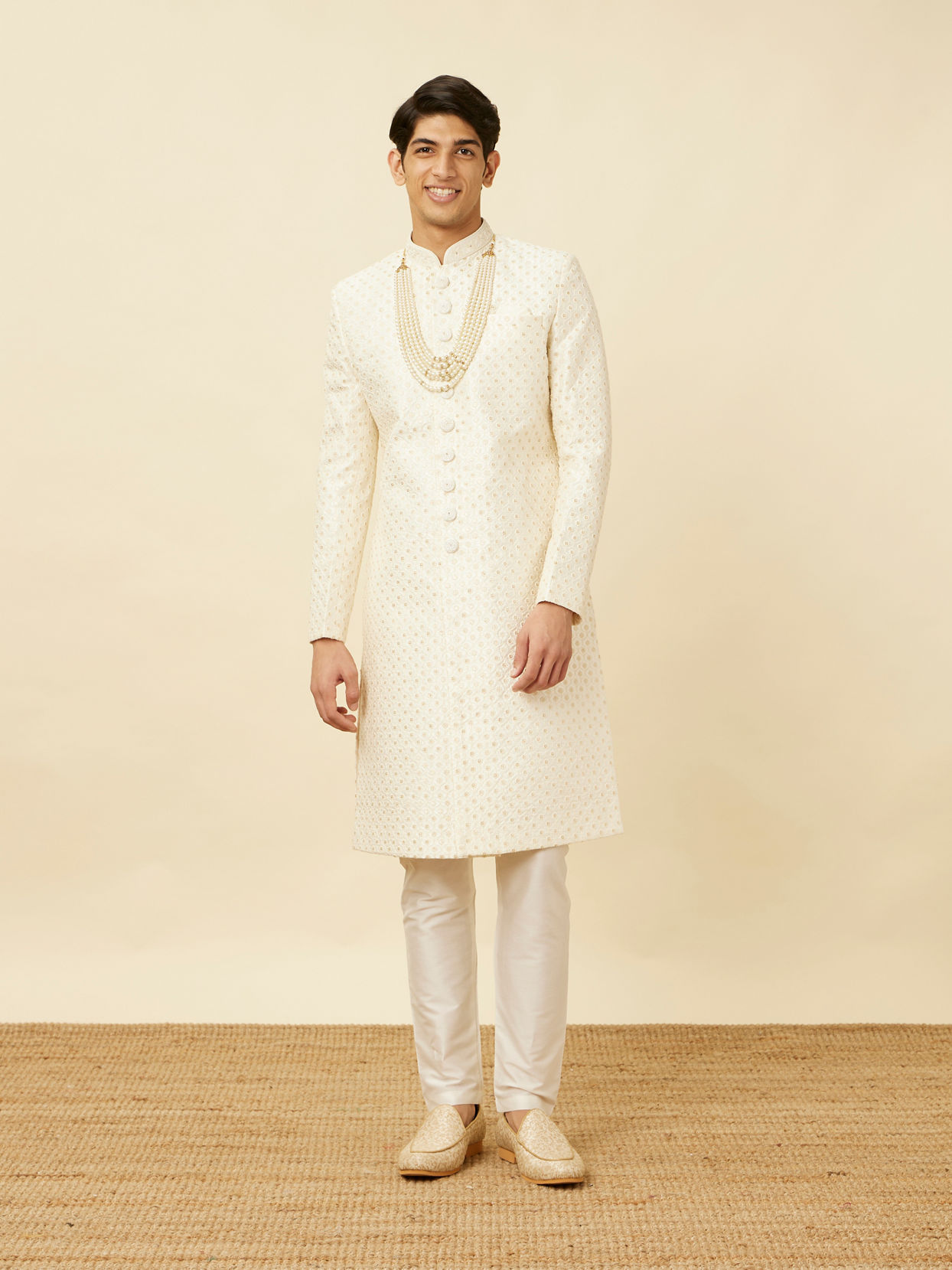 alt message - Manyavar Men Pearled Ivory White Ogee Patterned Sequined Sherwani Set image number 2