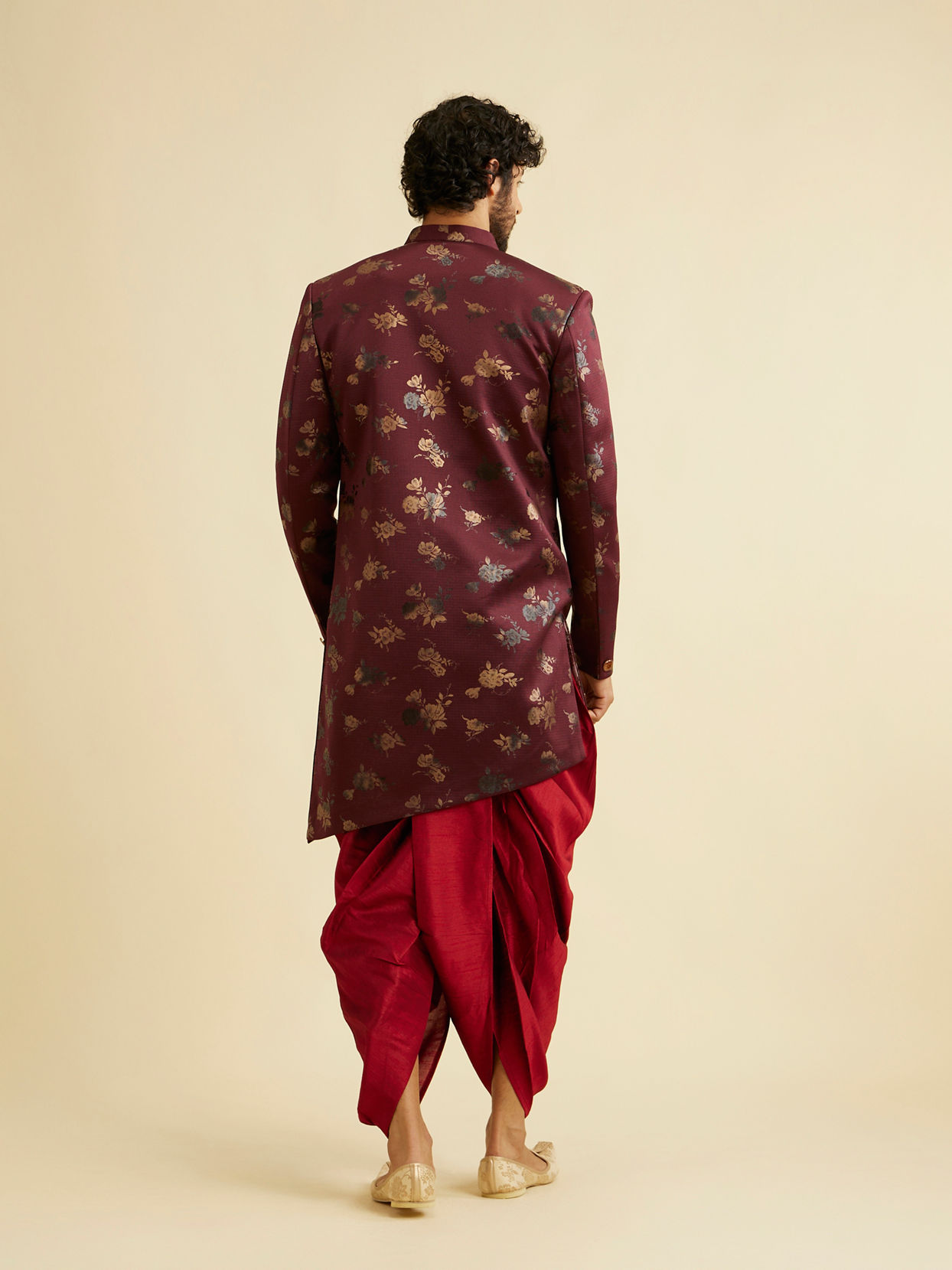 alt message - Manyavar Men Timeless Maroon Indo-Western Set image number 4