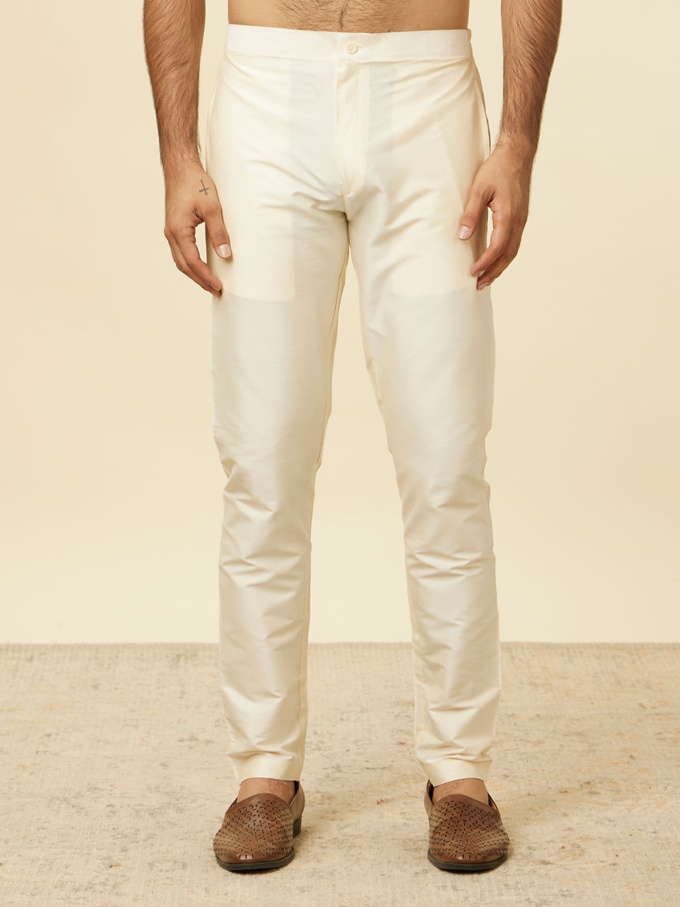 Manyavar Men Enchanting Black Embroidered Self Texture Indo Western Set