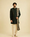 Manyavar Men Suave Green Indo Western With Dupatta image number 2