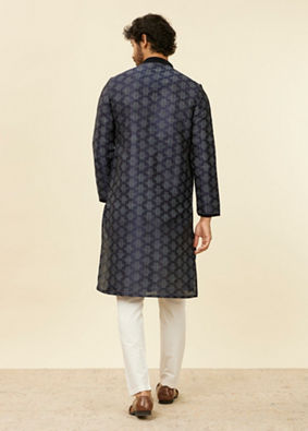 alt message - Manyavar Men Dark Blue Kurta Set With Black Collar And Cuff image number 4