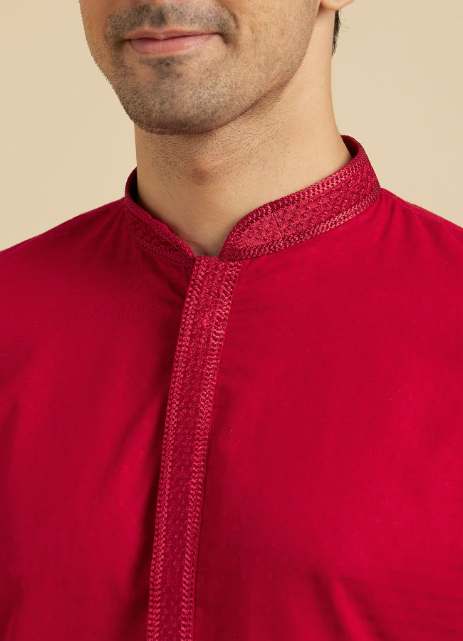 alt message - Manyavar Men Scarlet Red Kurta Set With Neck Detailing image number 1