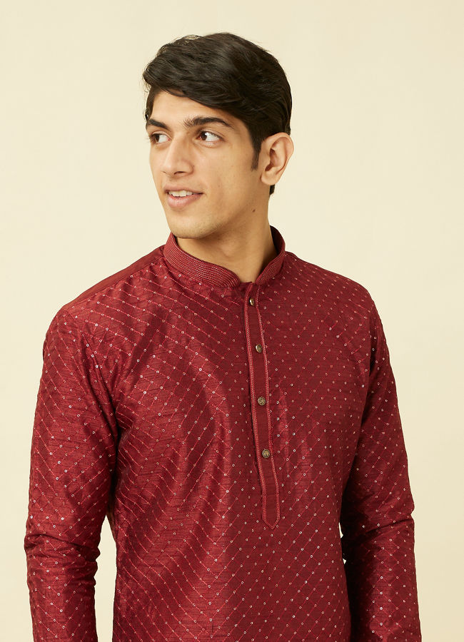 alt message - Manyavar Men Chilli Pepper Red Diamond Patterned Kurta Set image number 0