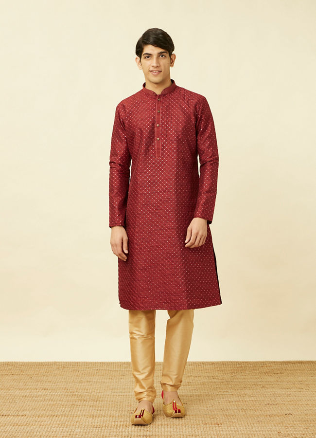 alt message - Manyavar Men Chilli Pepper Red Diamond Patterned Kurta Set image number 2