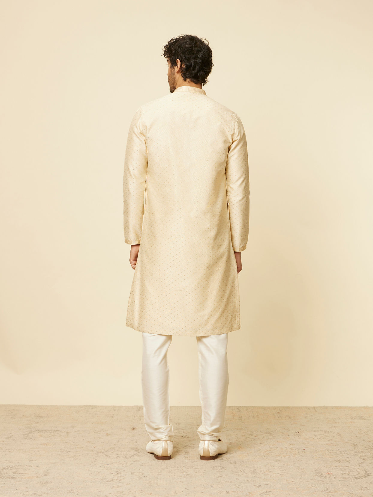 alt message - Manyavar Men Sand Beige Sequined Kurta Set image number 5