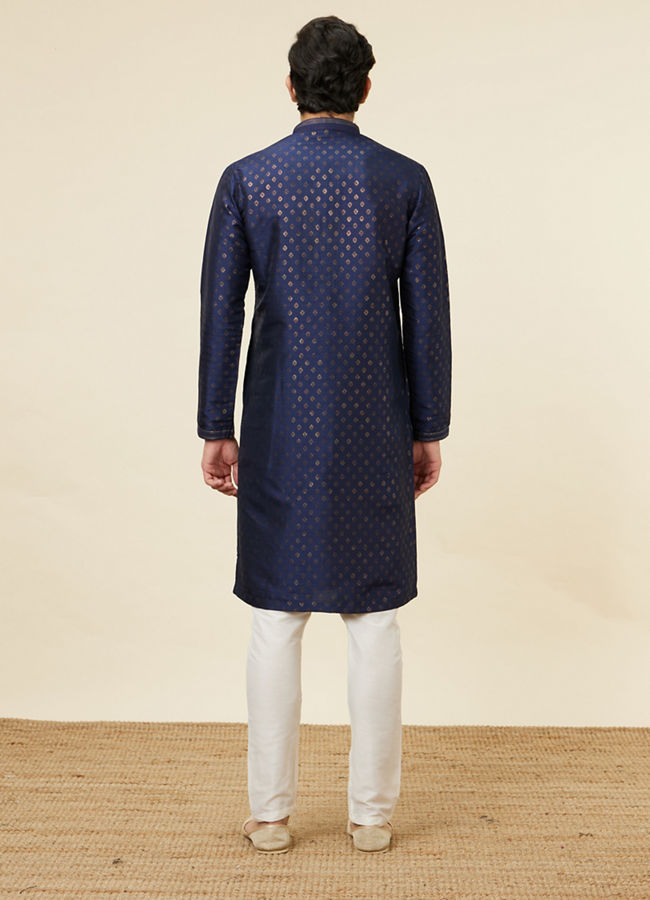 alt message - Manyavar Men Navy Blue Shankh Patterned Kurta Set image number 5