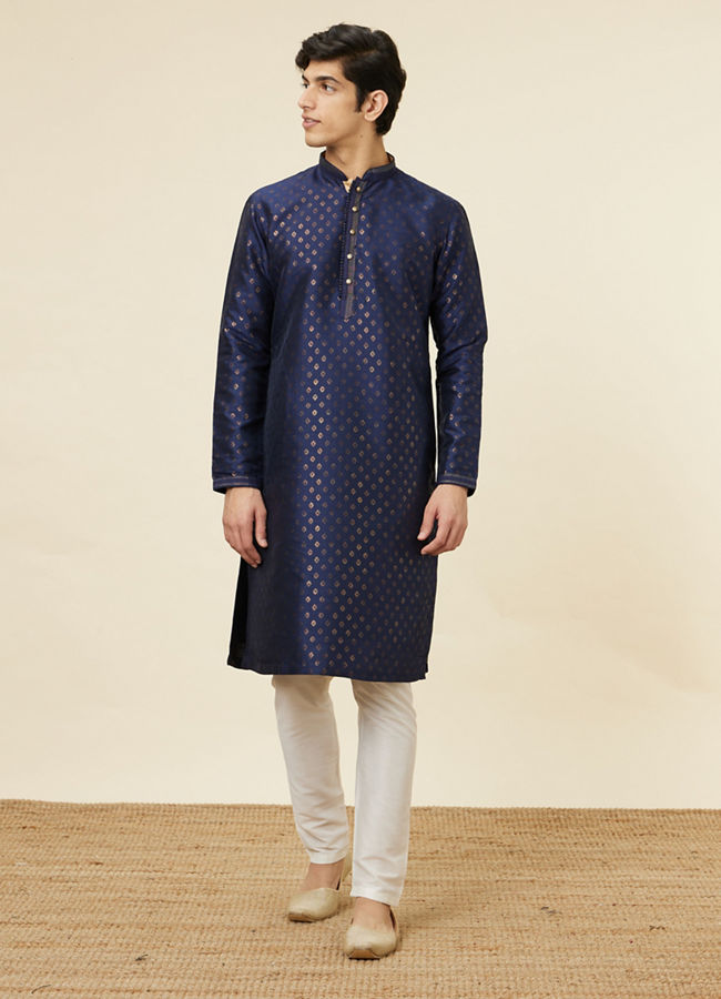 alt message - Manyavar Men Navy Blue Shankh Patterned Kurta Set image number 2