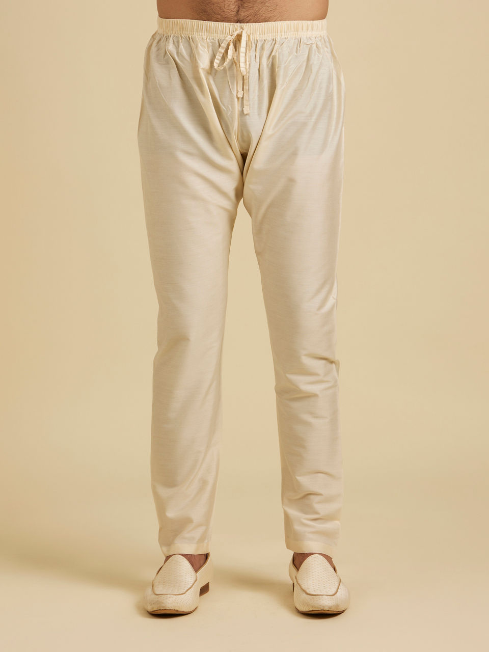 Manyavar Men Faded Pink Foil Print Kurta Pajama