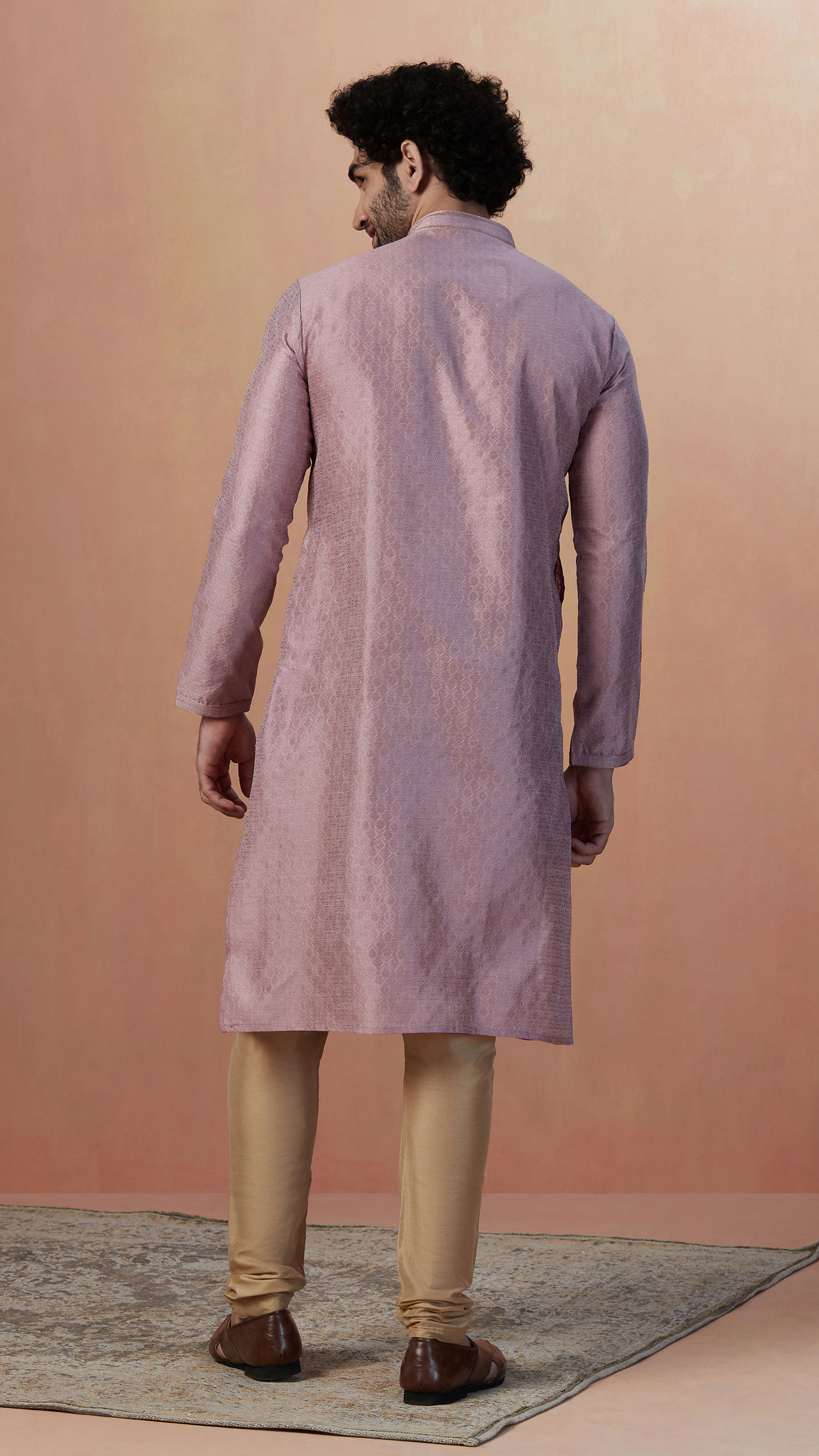 alt message - Manyavar Men Light Pink Jacquard Kurta Pajama image number 4