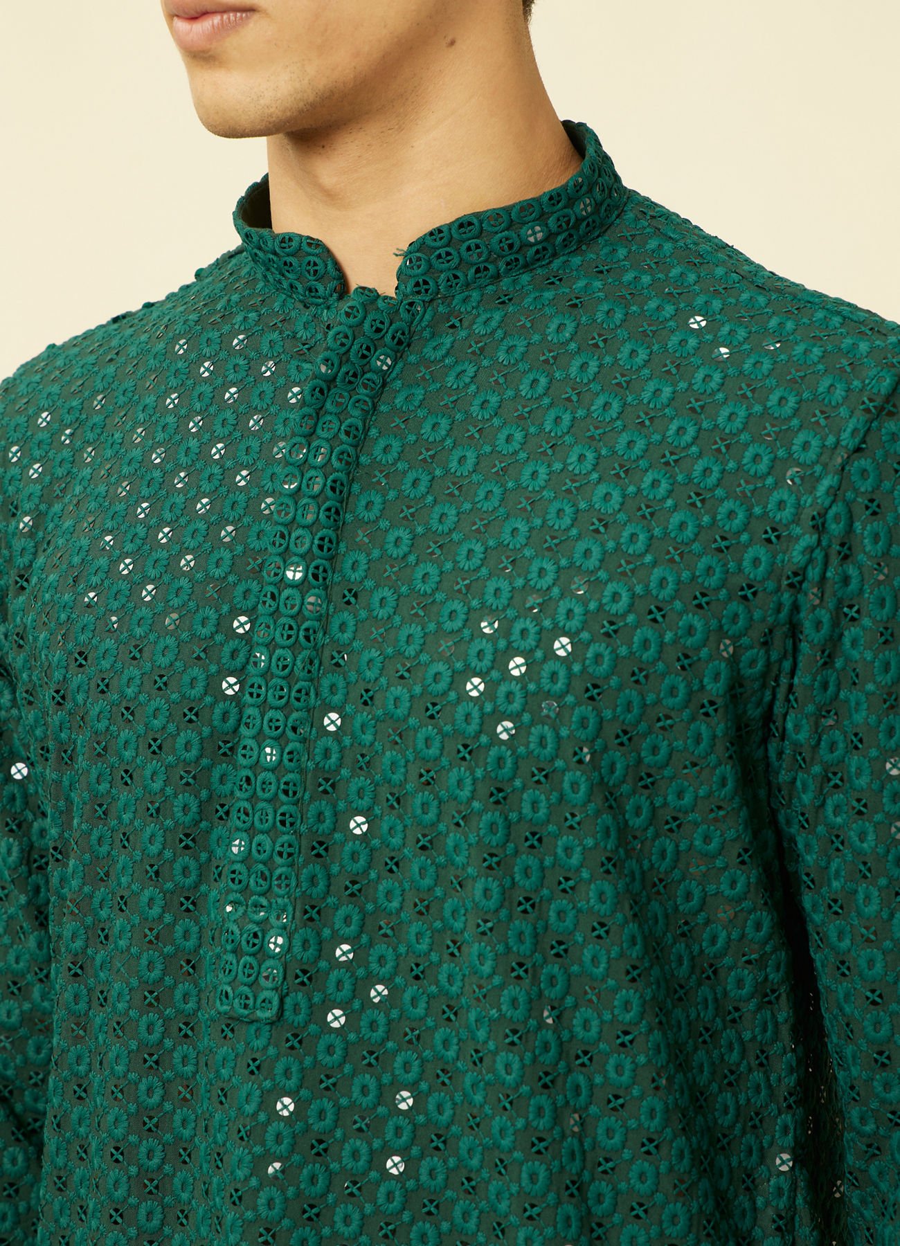 alt message - Manyavar Men Forest Green Chikankari Embroidered Sequined Kurta Set image number 1