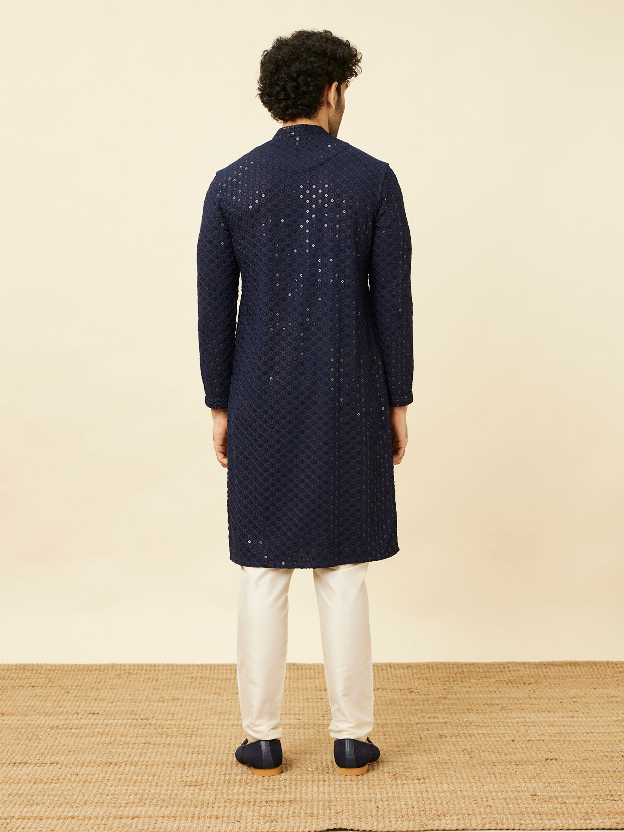 alt message - Manyavar Men Elegant Blue Kurta Pajama image number 5