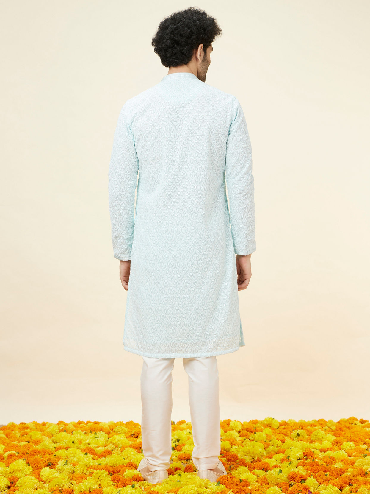 alt message - Manyavar Men Light Blue Sequin Embroidered Kurta Pajama image number 5