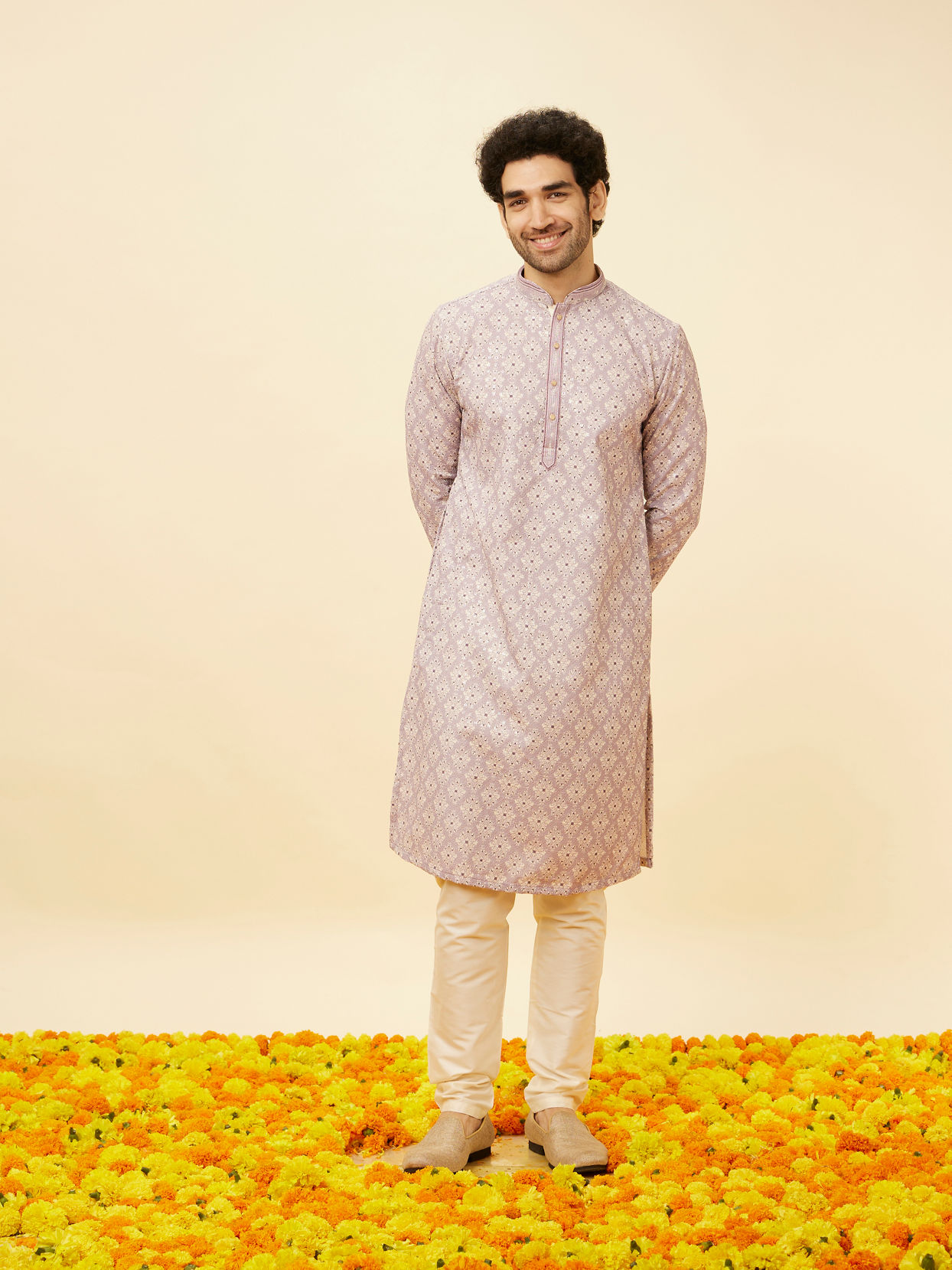 alt message - Manyavar Men Lavender Medallion Printed Kurta Set image number 2