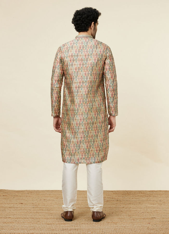 alt message - Manyavar Men Pista Green and Beige Diamond Patterned Kurta Set image number 5