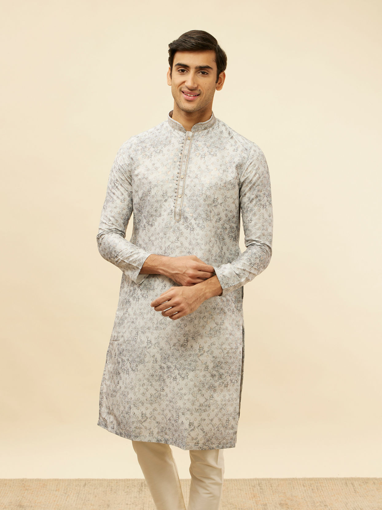 alt message - Manyavar Men Cloud Grey Abstract Print Foil Work Kurta Set image number 0