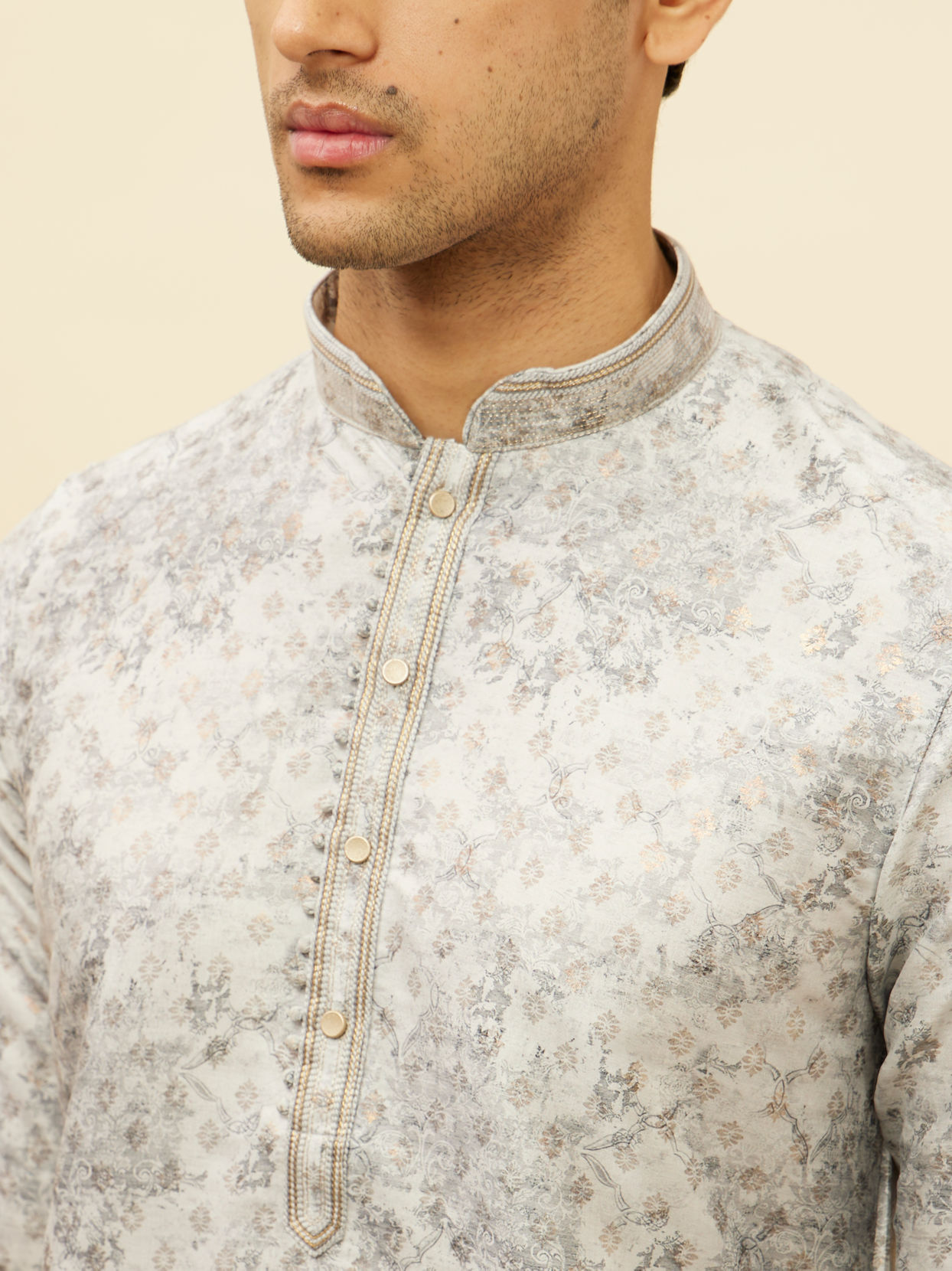 alt message - Manyavar Men Cloud Grey Abstract Print Foil Work Kurta Set image number 1