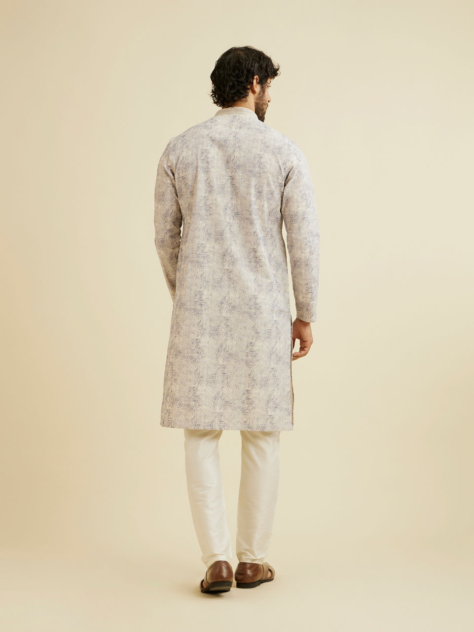 Manyavar Men Lavendar Grey Chikankari Patterned Kurta Set
