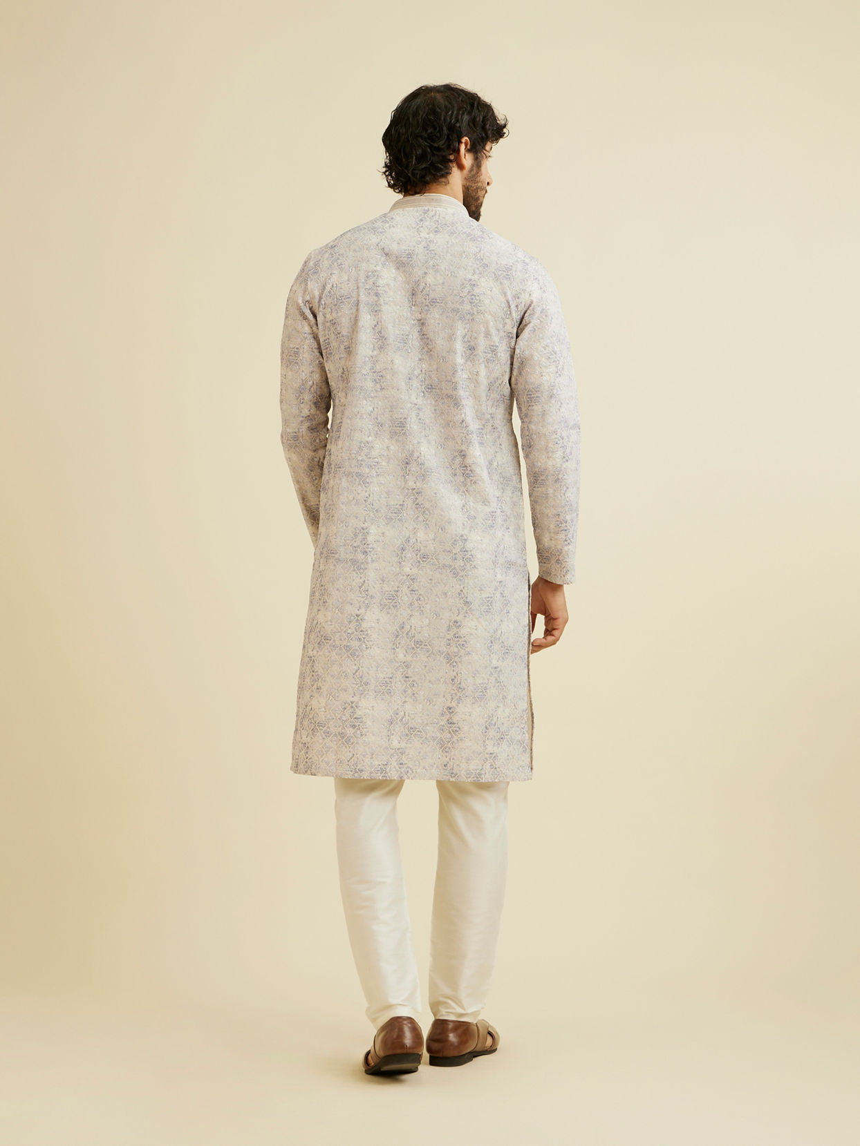 Manyavar Men Lavendar Grey Chikankari Patterned Kurta Set
