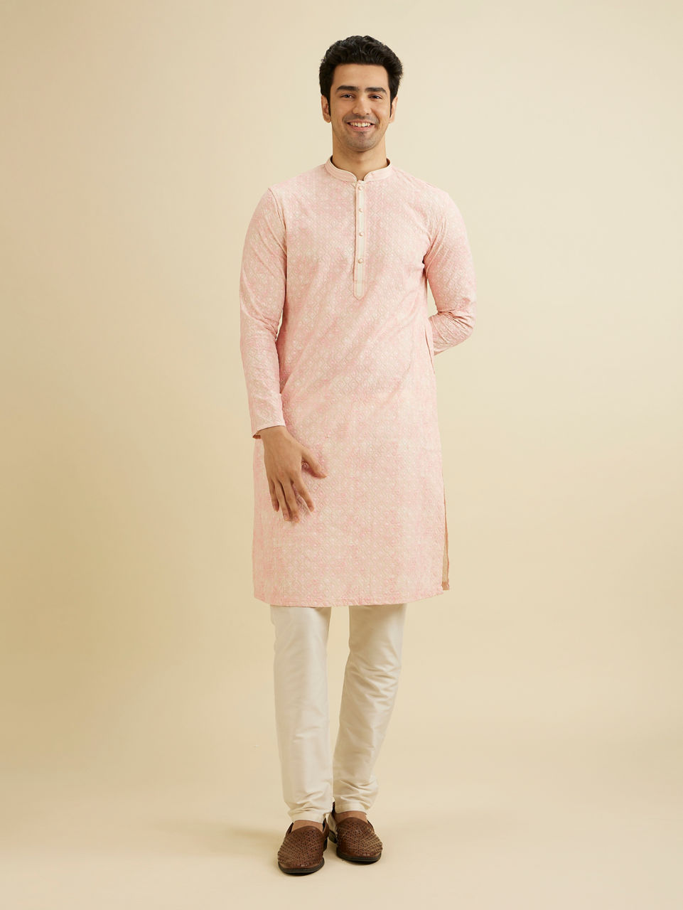 Manyavar Men Baby Pink Chikankari Patterned Kurta Set