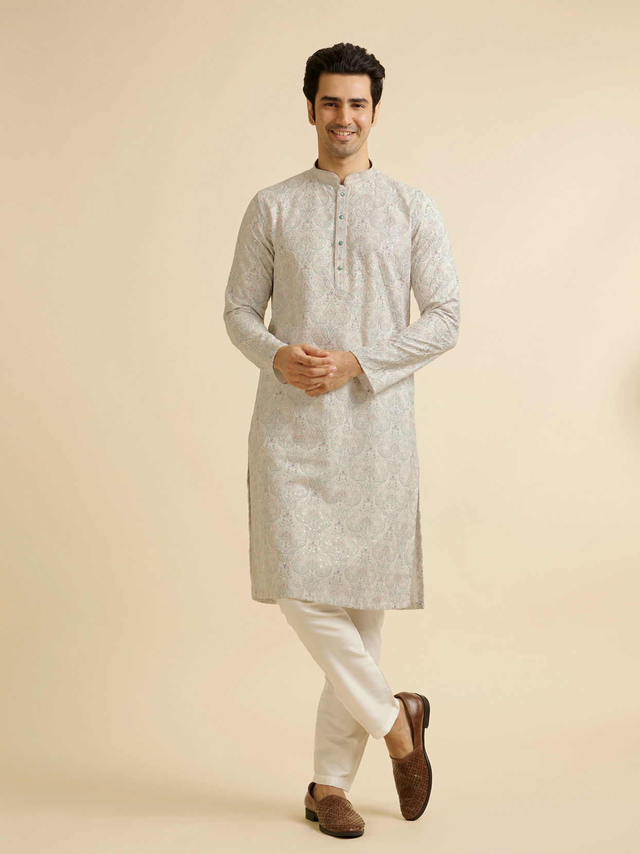 alt message - Manyavar Men Pista Green Chikankari Elegance Kurta Pajama image number 2