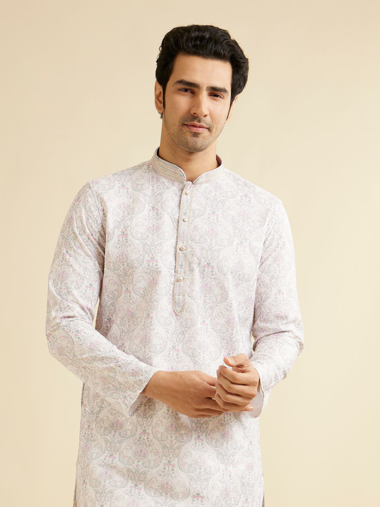 alt message - Manyavar Men Pink & Warm White Chikankari Inspired Floral Buta Print Kurta Set image number 0