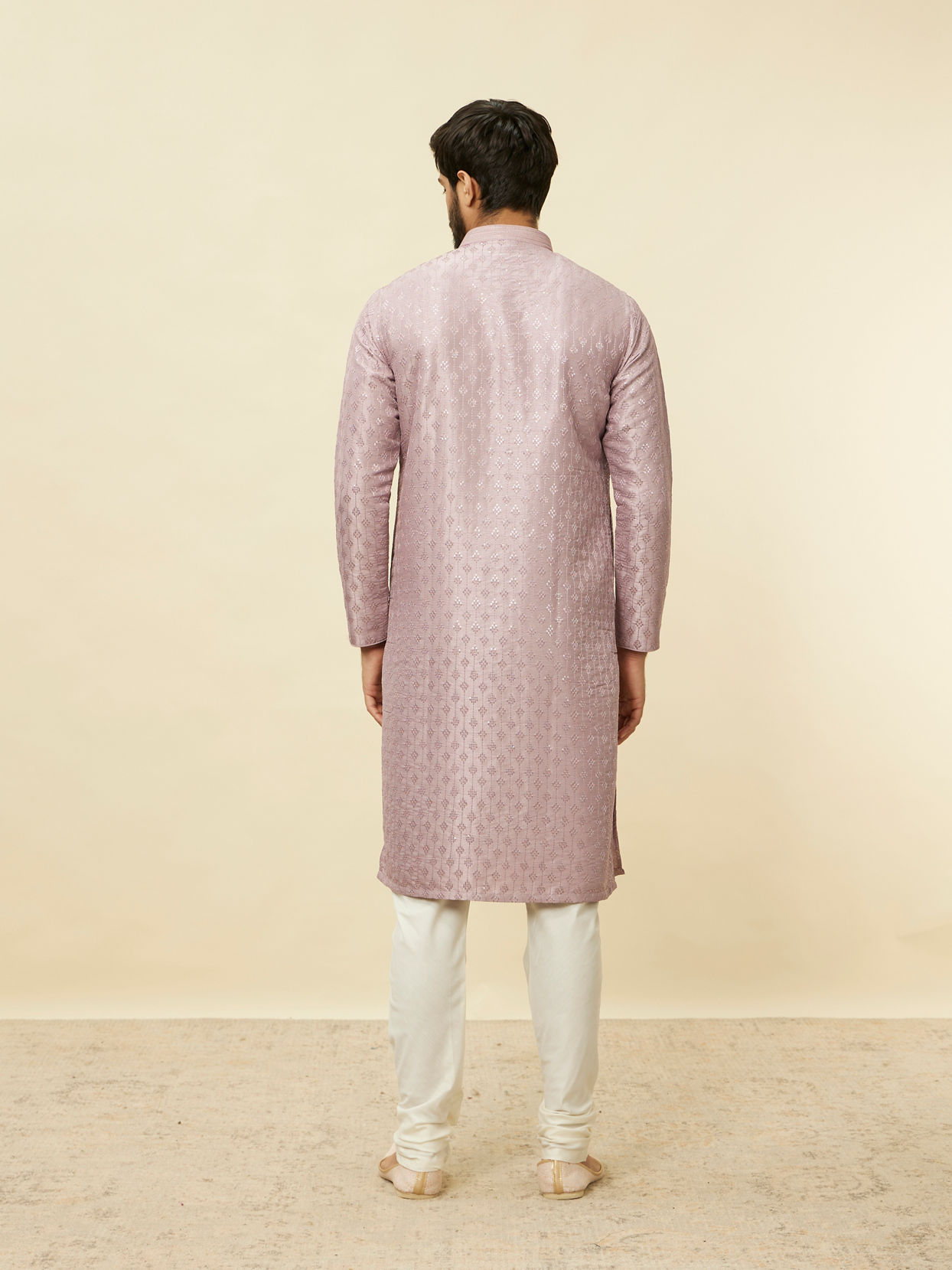 Manyavar Men Lilac Diamond String Patterned Kurta Set image number 5